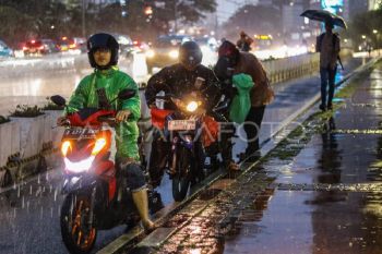 BMKG prakirakan sebagian besar wilayah Indonesia diguyur hujan pada Selasa