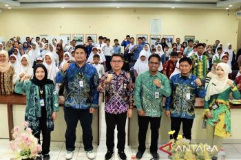 HST govt, Cambridge University strengthen English education