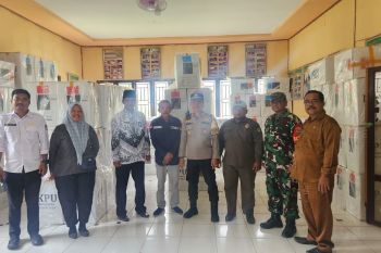 Cek logistik pilkada di Gudang PPK, Kapolsek Kempas pastikan semua aman