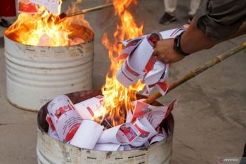Pemusnahan surat suara Pilkada Serentak 2024 di Sidoarjo