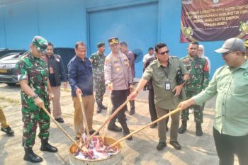 KPU Depok musnahkan 1.165 surat suara tidak terpakai