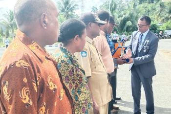 Dinas Pendidikan Supiori peringati Hari Guru Nasional ke-79