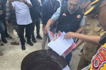 KPU Ambon musnahkan 24 lembar surat suara rusak Pilkada