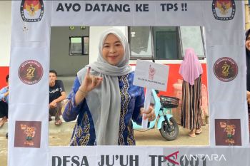 Ketua DPRD Balangan usai melakukan pencoblosan