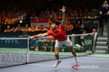 Draper cedera, Alcaraz melaju ke perempat final Australian Open