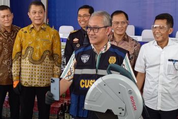 Bea Cukai Soetta gagalkan pengiriman 102 iPhone 16 tanpa izin
