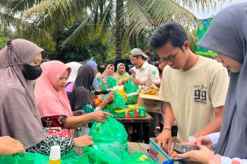 Pasar murah di Desa Banua Hanyar ramai dikunjungi warga