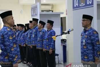ASN Kemenkumham Sumsel berbagi makanan gratis saat HUT Korpri