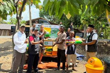 LPBI NU NTT salurkan bantuan sembako untuk korban  Lewotobi