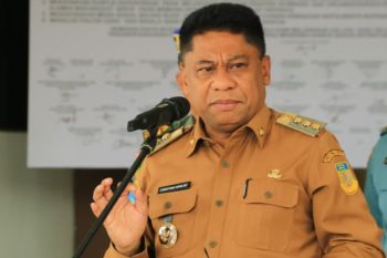Pemkot Jayapura pasang 400 unit lampu jalan