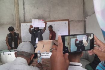 KPU Kota Ternate sebut paslon Husain-Asrul unggul di PSU TPS 04 Kalumata