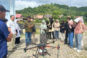 Polipangkep perkenalkan teknologi modern "drone spraying"