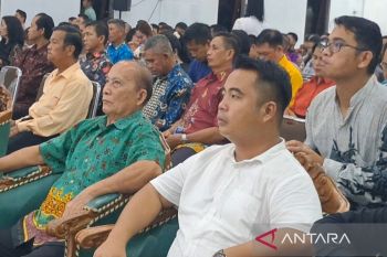 Legislator Gumas berharap Natal kembali satukan masyarakat