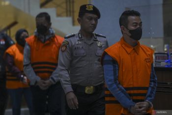 KPK sita uang Rp1,5 miliar dalam penggeledahan di beberapa OPD di Pekanbaru