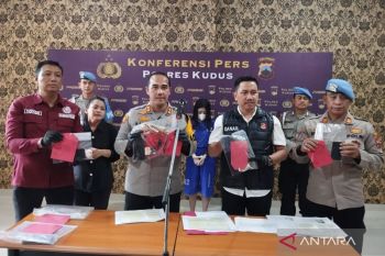 Pelaku dan penyebar video pornografi dijual via medsos di Jateng ditangkap polisi