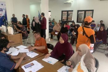 Bulog menyalurkan bantuan pangan tahap III sebanyak 9.478,79 ton