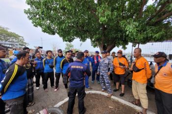 Kapal kayu berenumpang tenggelam dalam perjalanan Madura-Situbondo