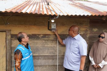 Arahan Langsung dari DPR RI, PLN UID Sumbar listrik 100 KK Lembah Gumanti Jelang Nataru