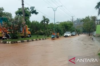 Banjir dan tanah longsor terjang sejumlah wilayah di Kota Bima