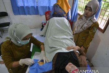 Pelayanan KB gratis di Pesawaran