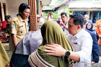 Pj Gubernur Jatim kunjungi keluarga korban kapal tenggelam