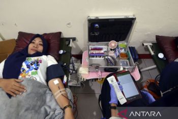 Donor darah HUT ke-87 Antara di Lampung