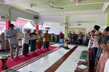 Seni hadrah diminati peserta program pembinaan spiritual di Lapas Sampit