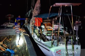 Sebuah kapal pribadi warga Tiongkok terdampar sampai ke Meranti