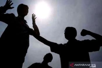 Sopir Alphard aniaya pemotor gara-gara hampir bersenggolan di Jakut