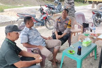 Bhabinkamtibmas Polsek Pinggir sarapan bersama warga, beri imbauan kamtibmas