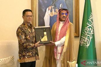 Menlu memantau proses perekrutan demi lindungi pekerja migran