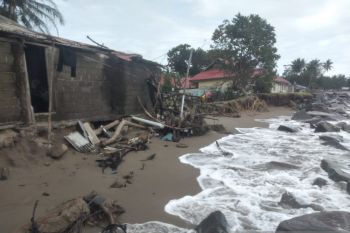 10 Rumah dan 1 SD Terancam Abrasi di Pasir Samudra Pesisir Selatan