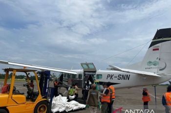Tiga ton garam disemai ke udara untuk kendalikan curah hujan di Jawa Barat