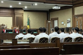 Majelis hakim tunda putusan 15 terdakwa pungli KPK
