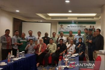 Kadisnaker: LKS Tripartit Sultra diharap beri pencerahan pasca penetapan UMP 2025
