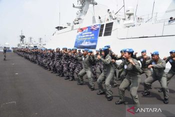 KRI Sultan Iskandar Muda-367 tinggalkan markas di Surabaya siap berlayar ke Lebanon