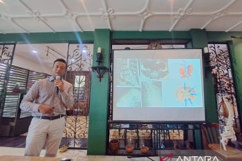 Atasi tulang belakang dengan implan buatan bisa bertahan 25 tahun