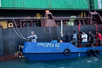 Bakamla hadang dua kapal  dan gagalkan transaksi ilegal BBM Solar