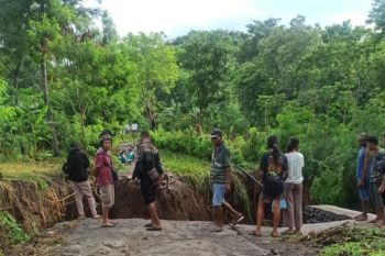 BPBD Matim identifikasi deker ambruk akibat diterjang banjir bandang