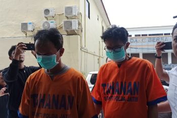 Polisi tangkap 2 tersangka penyebar video porno artis dan model