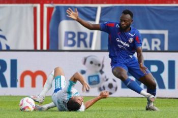"High pressing" Arema FC sulitkan pemain