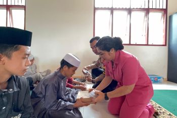 Aksi Jumat Berbagi, Makan Sehat dan Bergizi Polres Tana Tidung