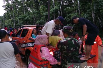 Tempurejo Jember banjir, puluhan warga terpaksa mengungsi