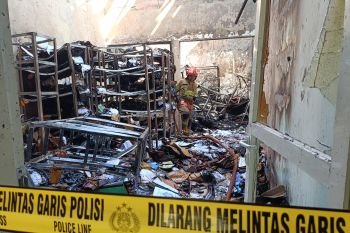 Bekas kantor Dinkes Bojonegoro terbakar akibat korsleting listrik