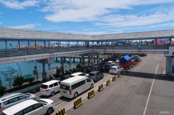 Pelabuhan Ketapang ramai lancar