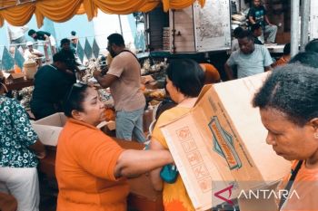 Pemkab Biak beri subsidi harga di pasar pangan Natal