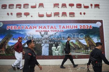 Sterilisasi gereja jelang Misa Natal di Samarinda