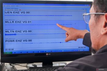 Erupsi Gunung Raung, warga diimbau tidak beraktivitas radius 3 km