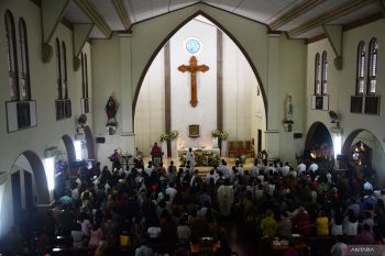 Misa malam Natal di Madiun