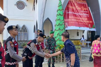 Ditsamapta Polda Kaltara di Gereja Toraja Selama Perayaan Natal 2024 Berikan Rasa Aman dan Nyaman